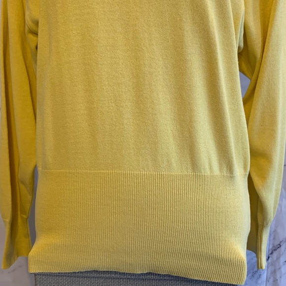 Vintage | Yellow Turtleneck Sweater - Picture 3 of 12